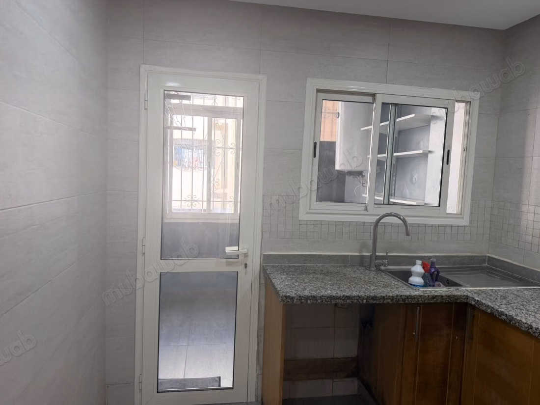 Empty apartment with 3 bedrooms for rent – Bd 2 Mars