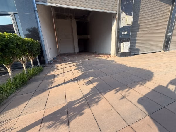 Magasin neuf jamais loué – à louer / m avenue