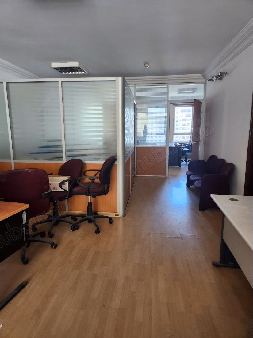 Bureau aménagé 87m2 avec parking