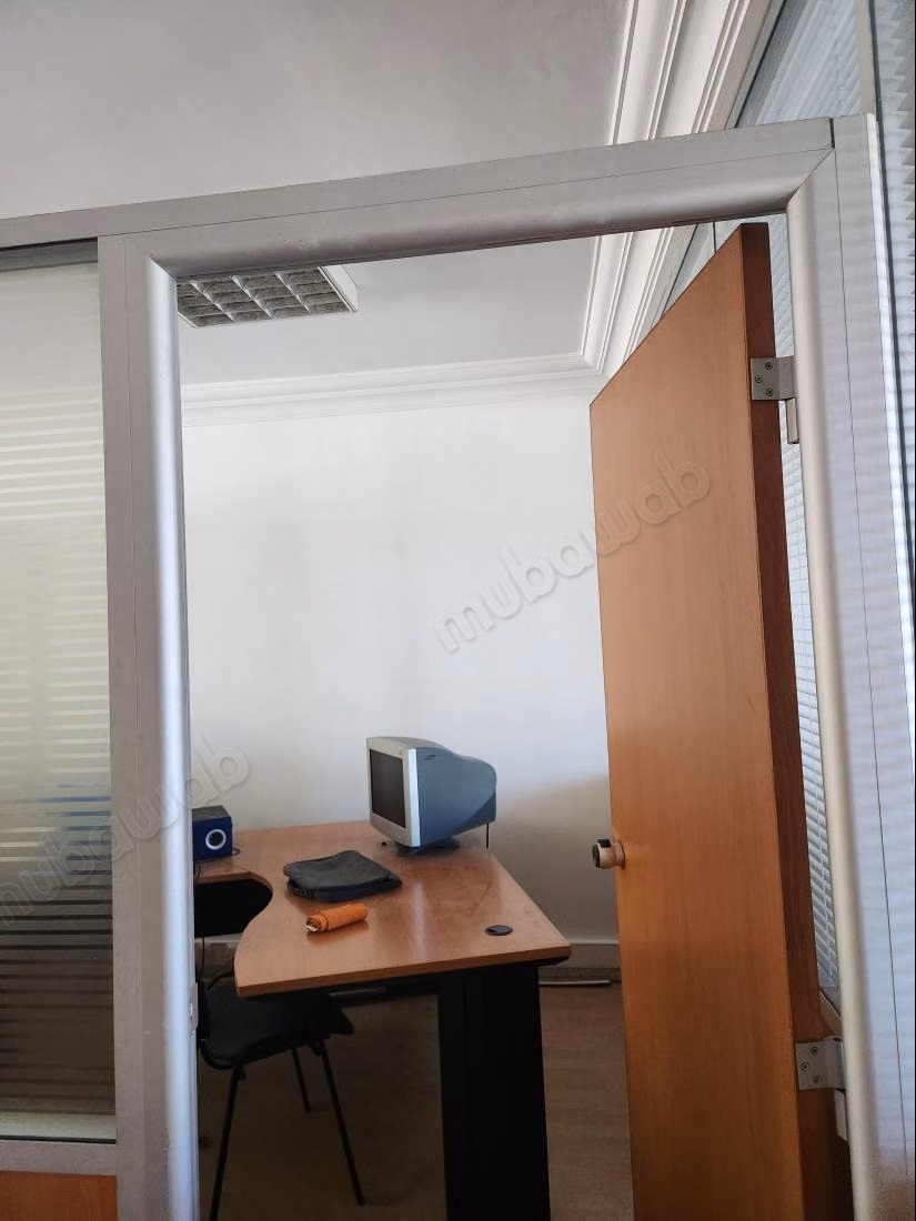 Bureau aménagé 87m2 avec parking