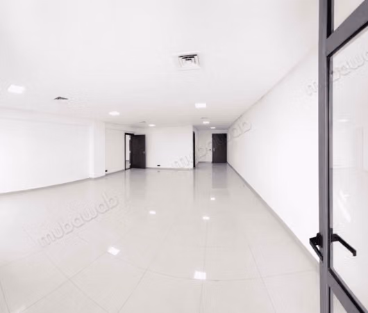 Bureaux à louer à Route ain Chkaf. 
Surface totale 58 m². 
Ascenseur