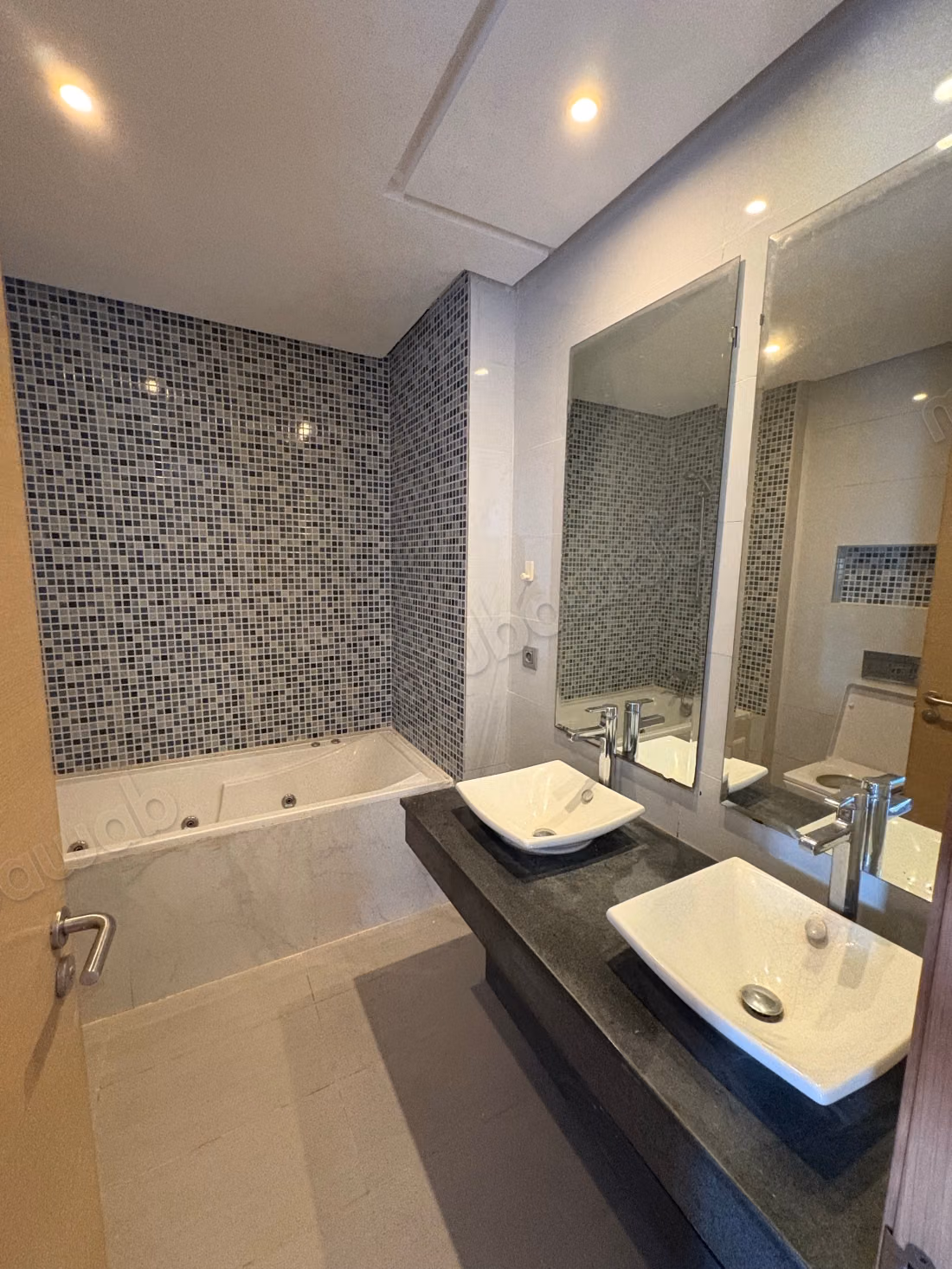 Location d'un appartement à Riyad. 3 chambres. Four encastré