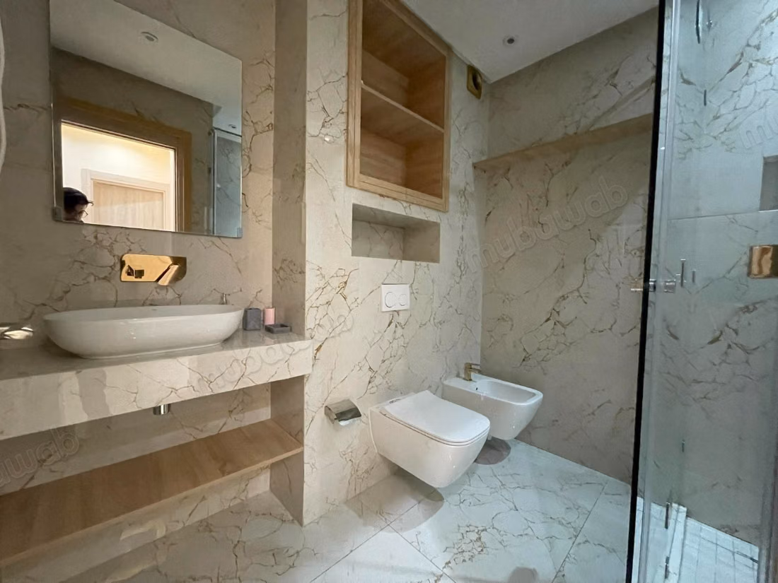 For rent - beautiful garden-level apartment in Targa