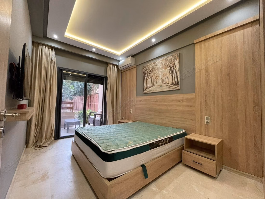 For rent - beautiful garden-level apartment in Targa