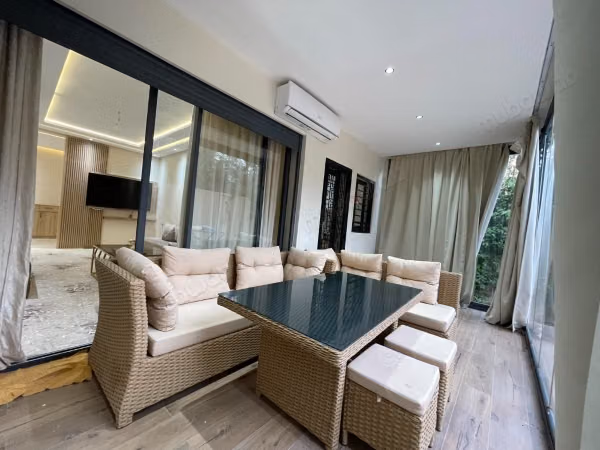 En alquiler - bonito apartamento en planta baja en Targa