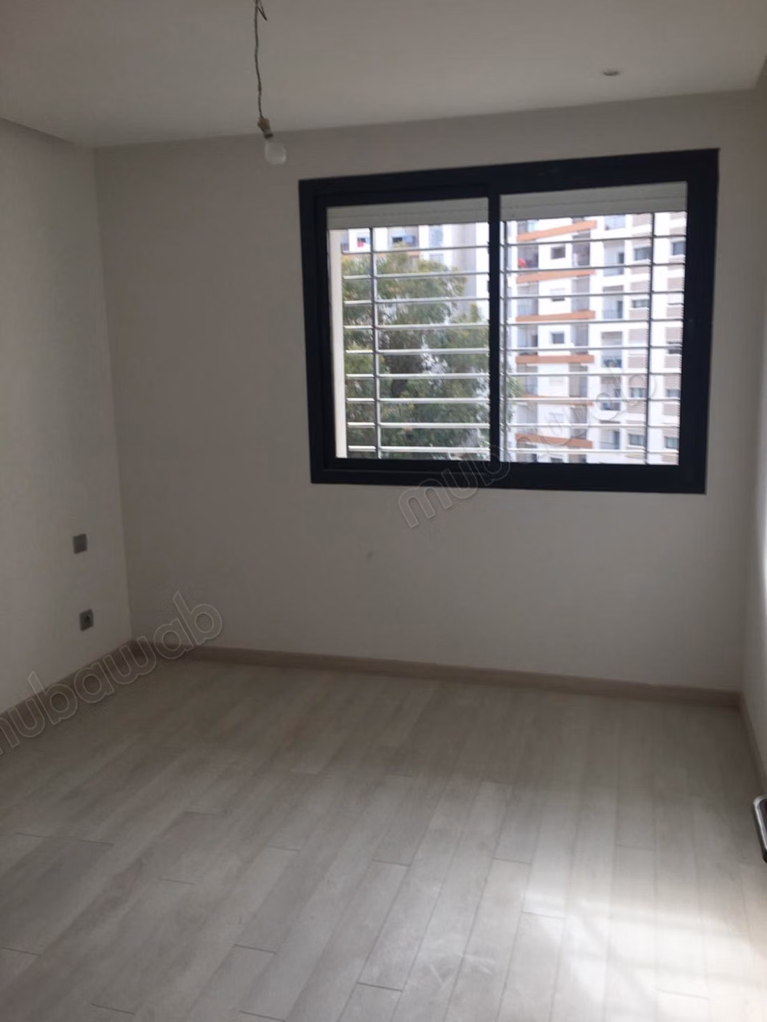 Appartement en location à Riyad. 3 pièces confortables. Ascenseur et terrasse