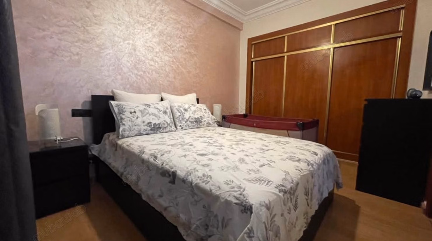 Superbe appartement à vendre à Sidi Othmane. 2 chambres agréables. Salon typique marocain, résidence sécurisée