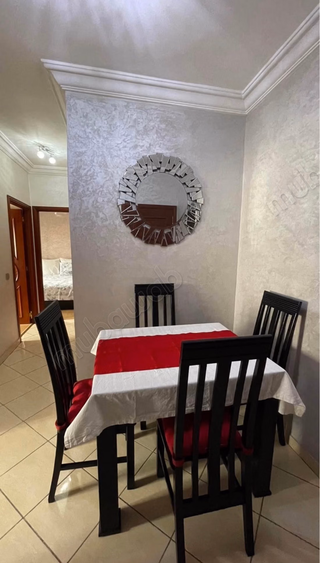 Superbe appartement à vendre à Sidi Othmane. 2 chambres agréables. Salon typique marocain, résidence sécurisée