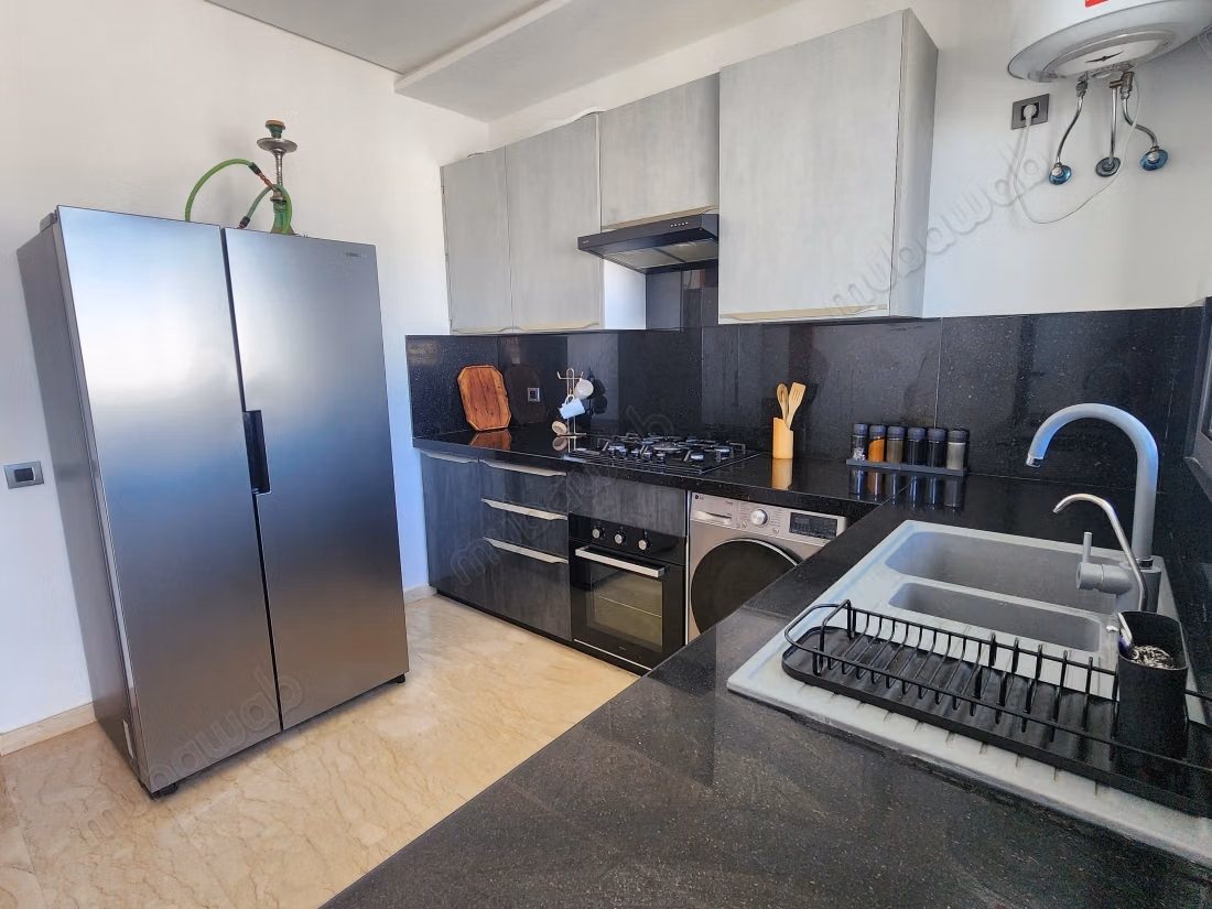 Alquiler de un apartamento en Dar Bouazza. 3 habitaciones grandes. Amueblado