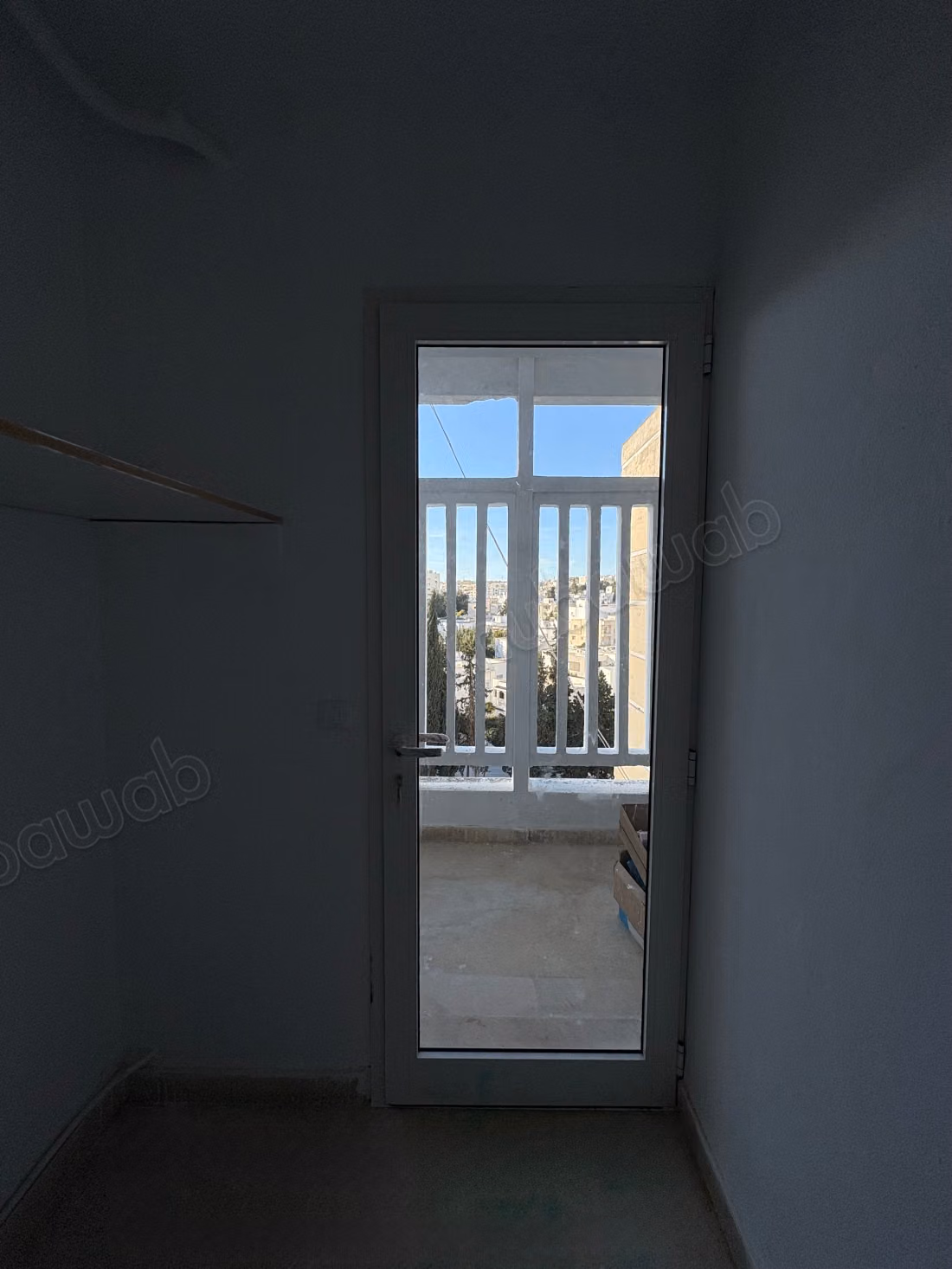 Très bel appartement en location à El Menzah 
3 chambres agréables. Avec ascenseur et terrasse