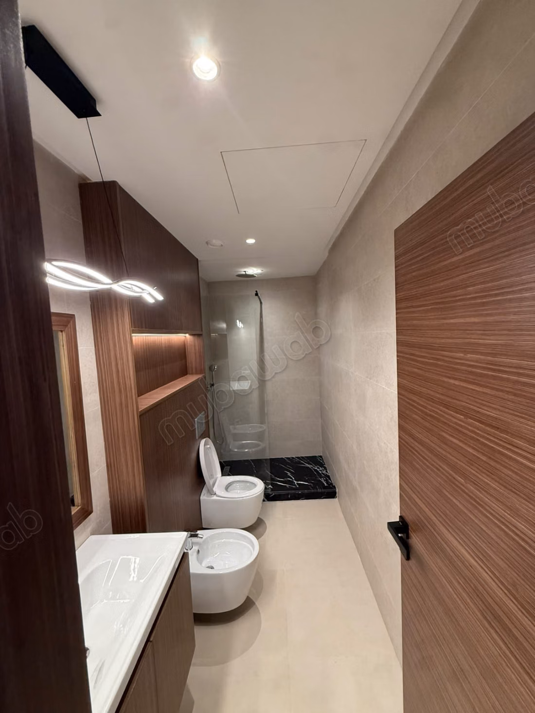 Beautiful apartment for sale in Oasis. Area of 98 m². Concierge service, air conditioning