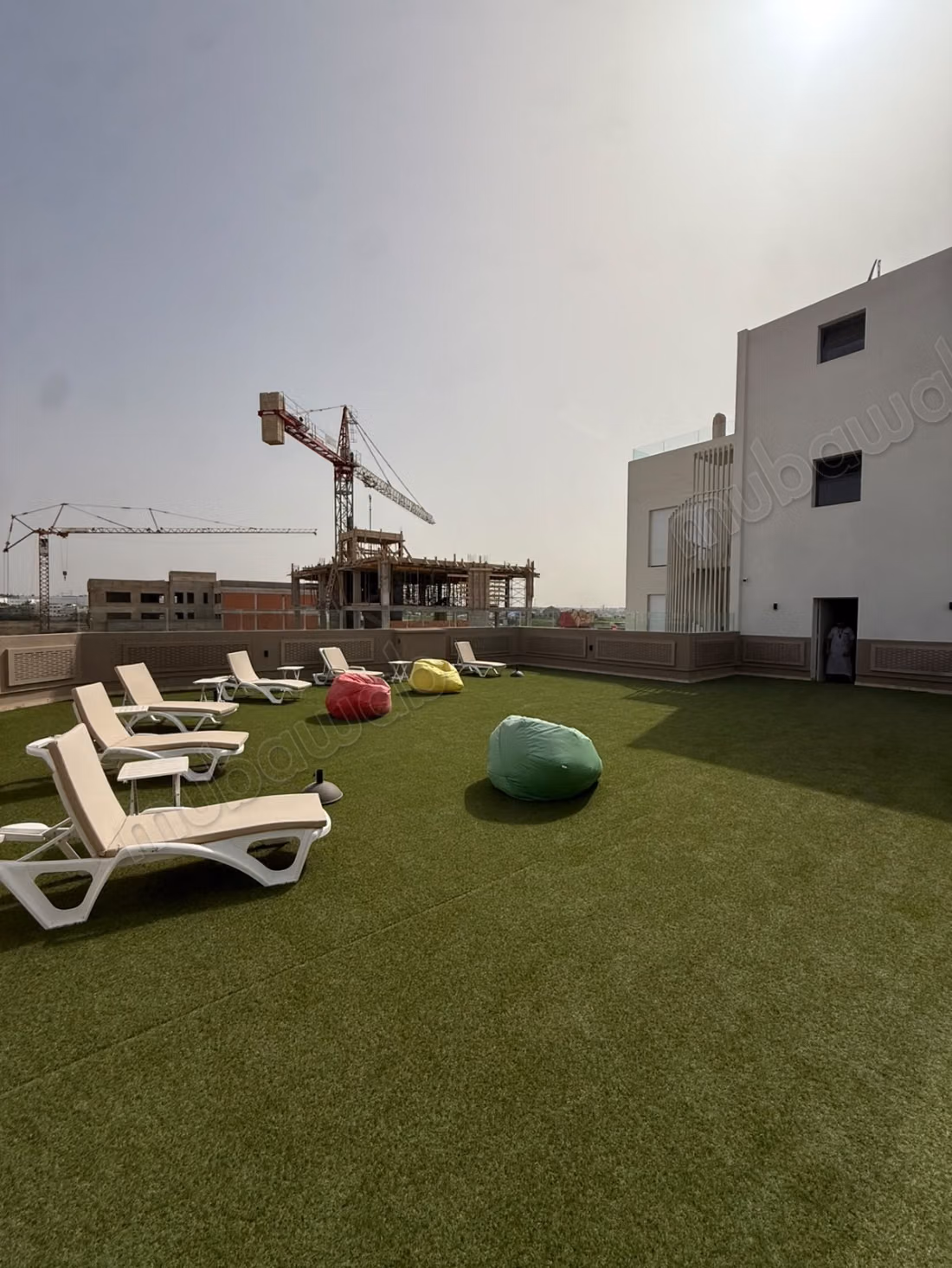 Beautiful apartment for sale in Oasis. Area of 98 m². Concierge service, air conditioning