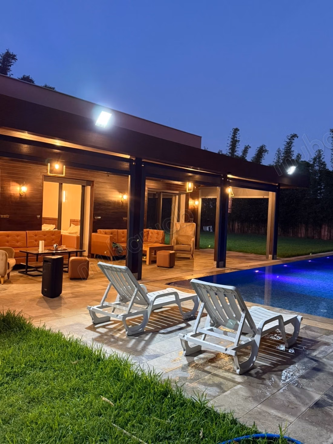 High-end house for sale in El Hadadda. Total area 400 m². Well furnished