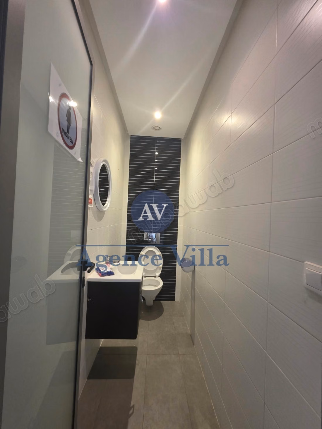 For rent high standing office 180m² at Lake 1
