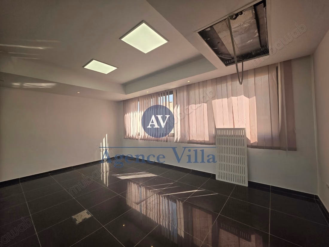 For rent high standing office 180m² at Lake 1