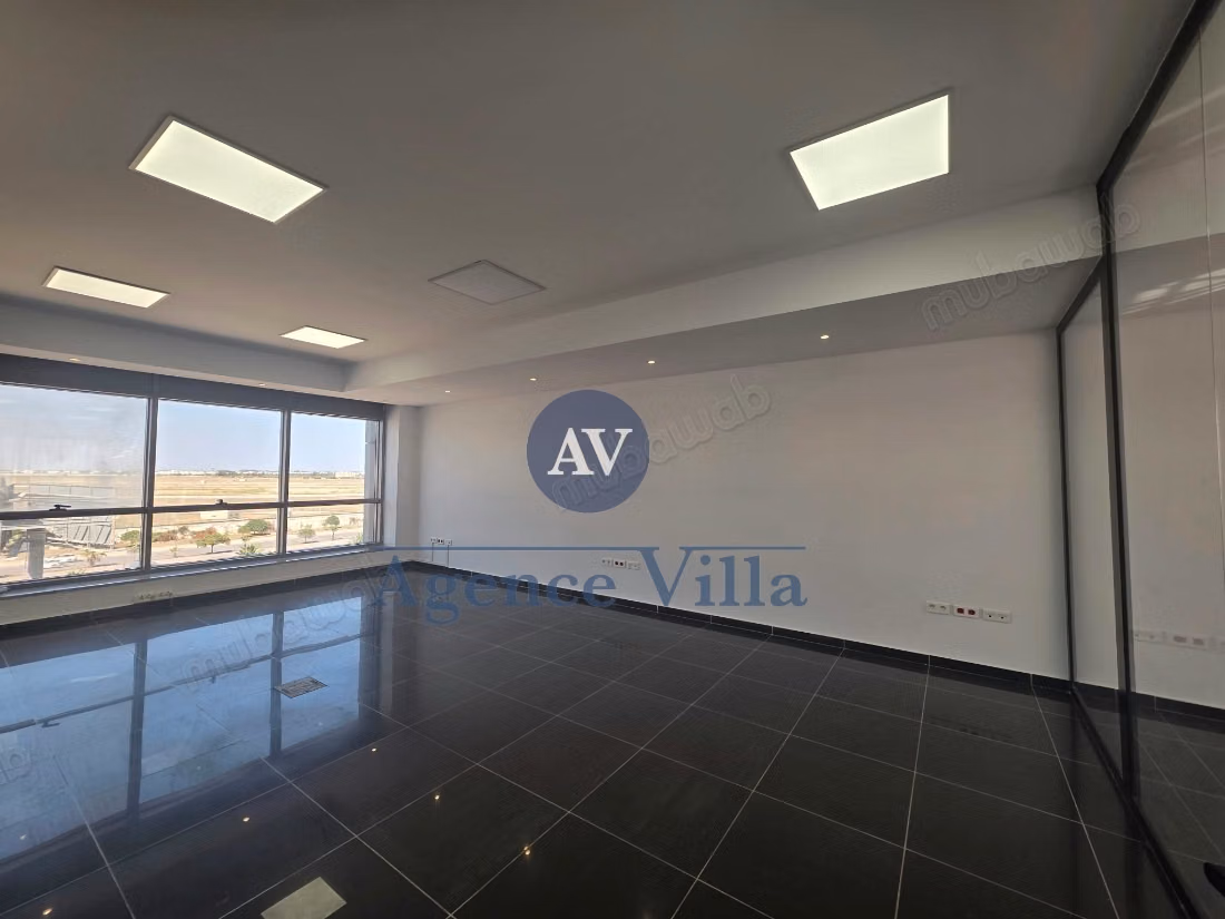 For rent high standing office 180m² at Lake 1