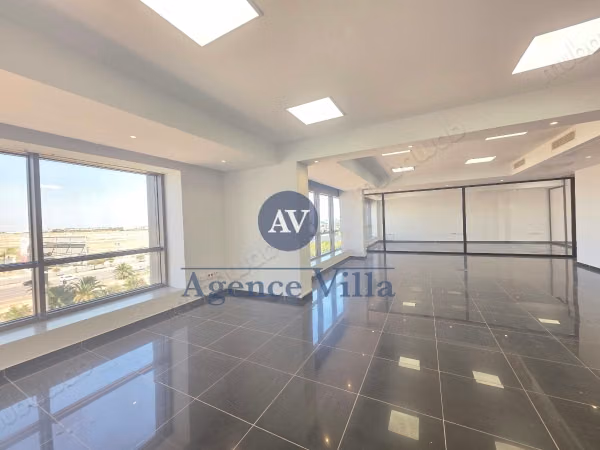 For rent high standing office 180m² at Lake 1