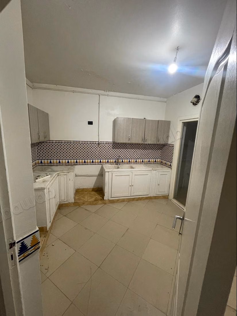 Sale of a beautiful apartment in La Soukra Ville. 4 rooms. Central heating