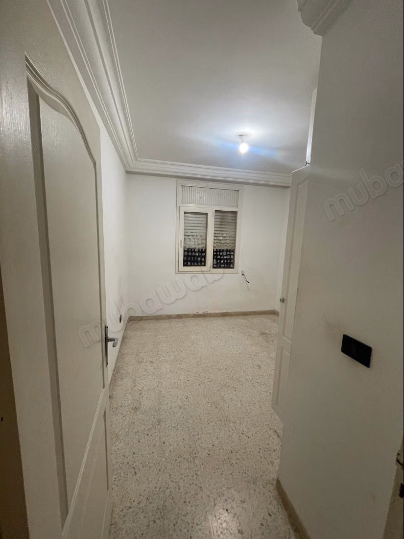 Sale of a beautiful apartment in La Soukra Ville. 4 rooms. Central heating
