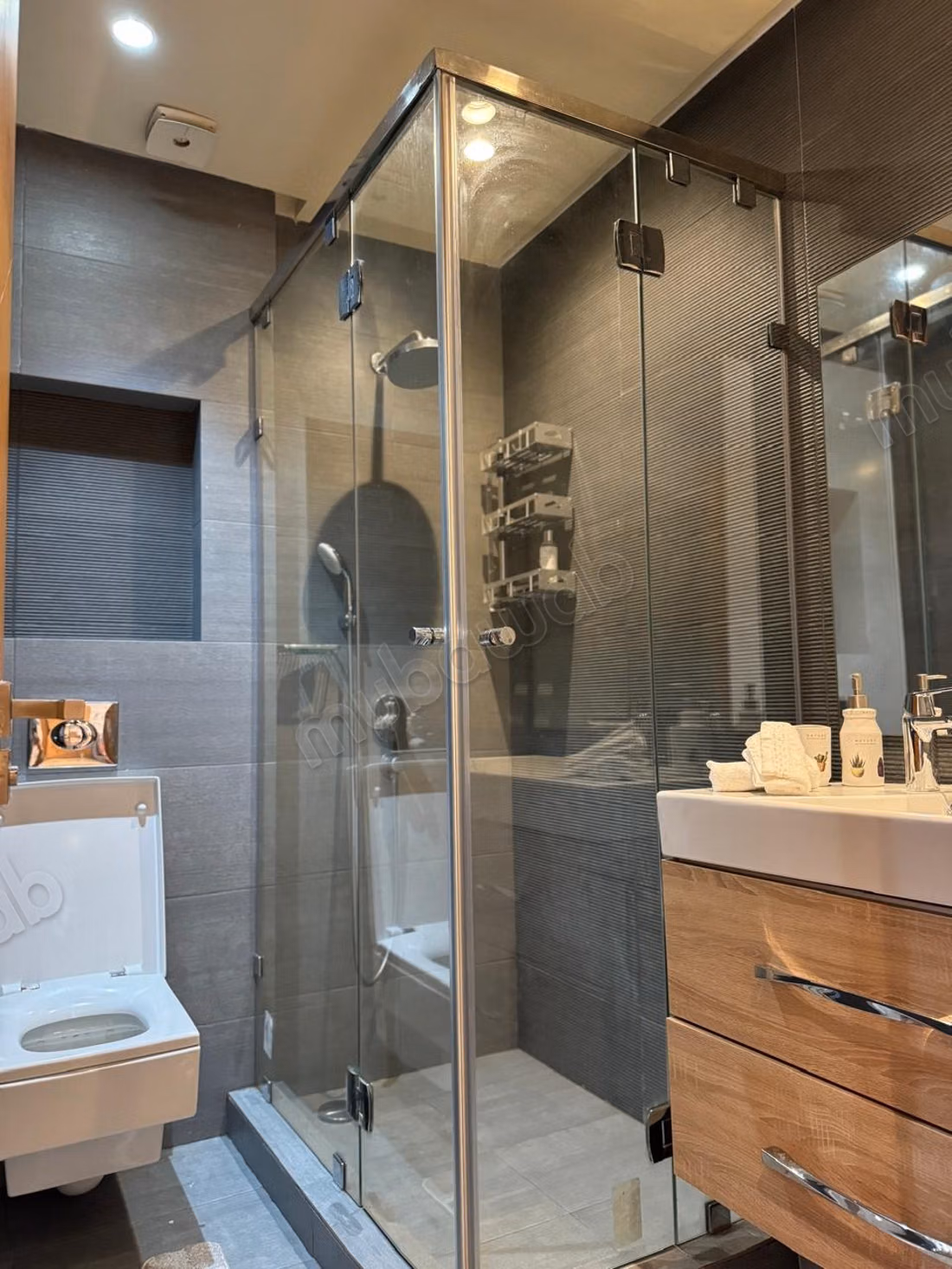 Rent this apartment in Oasis. Total area 120 m². Furnished