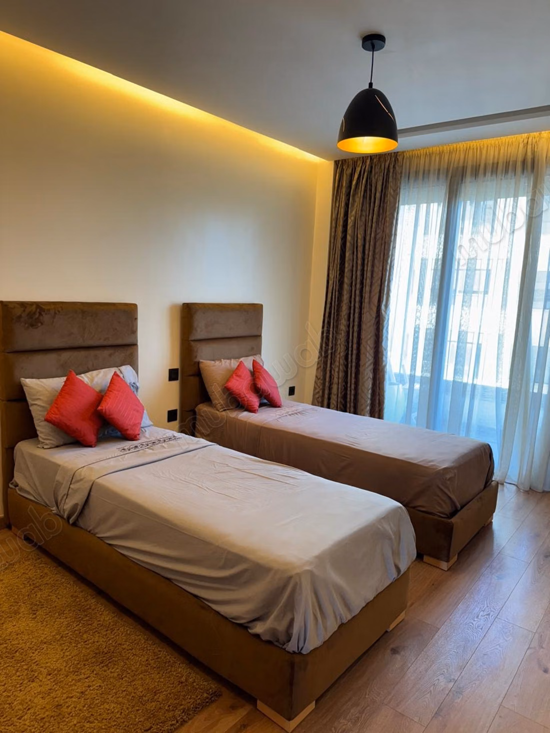 Rent this apartment in Oasis. Total area 120 m². Furnished