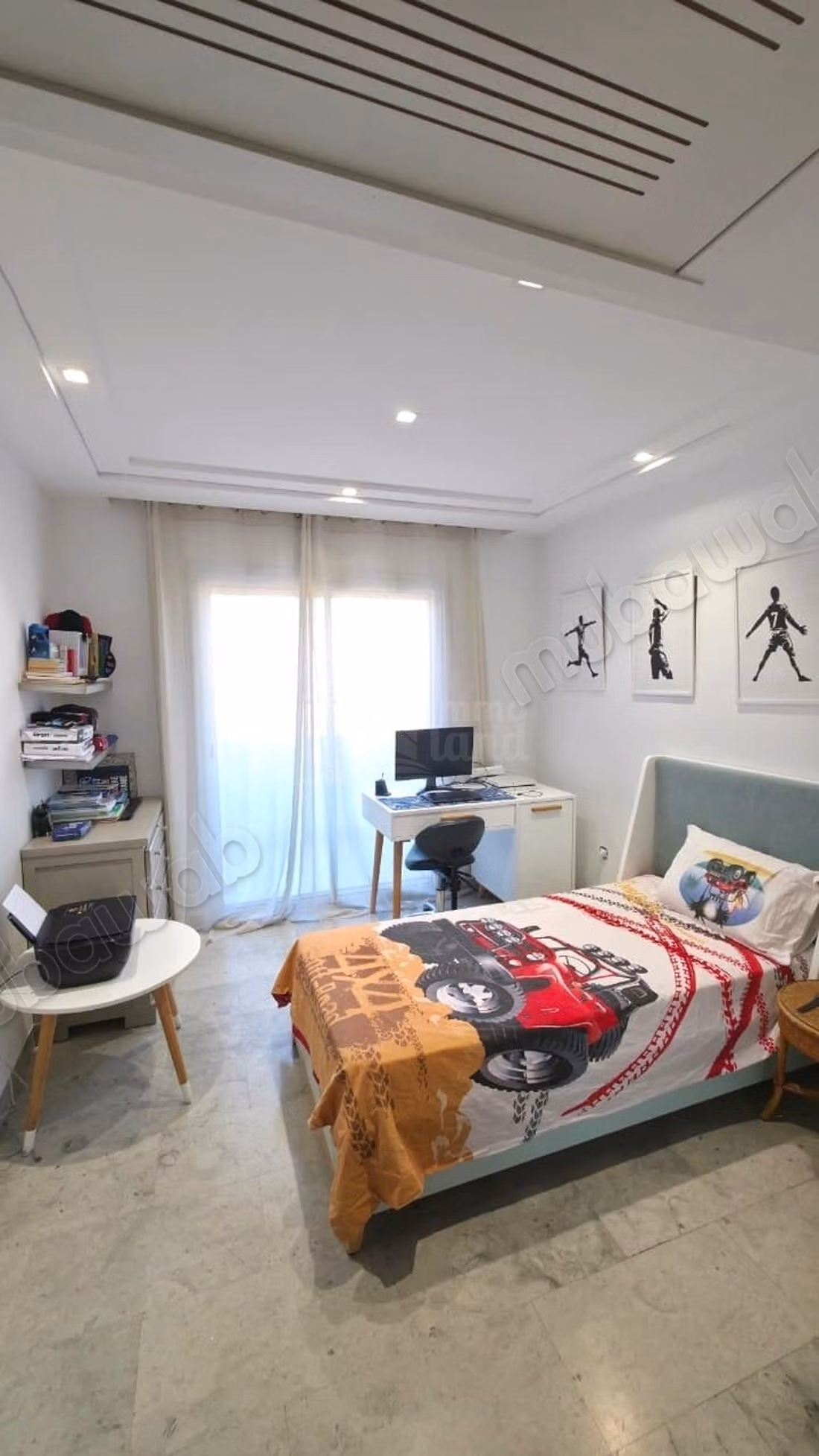 Appartement S4 de 160 m2 à cité Ennasr