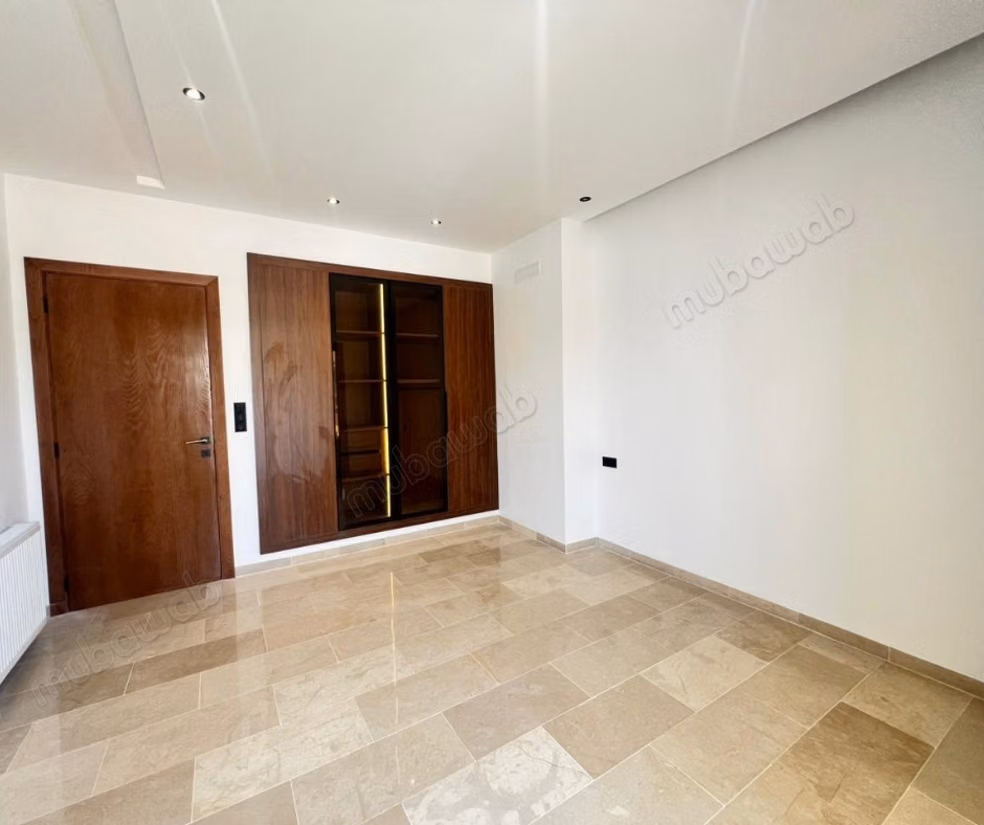 Villa nouvellement construite à vendre