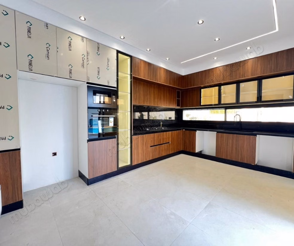 Villa nouvellement construite à vendre