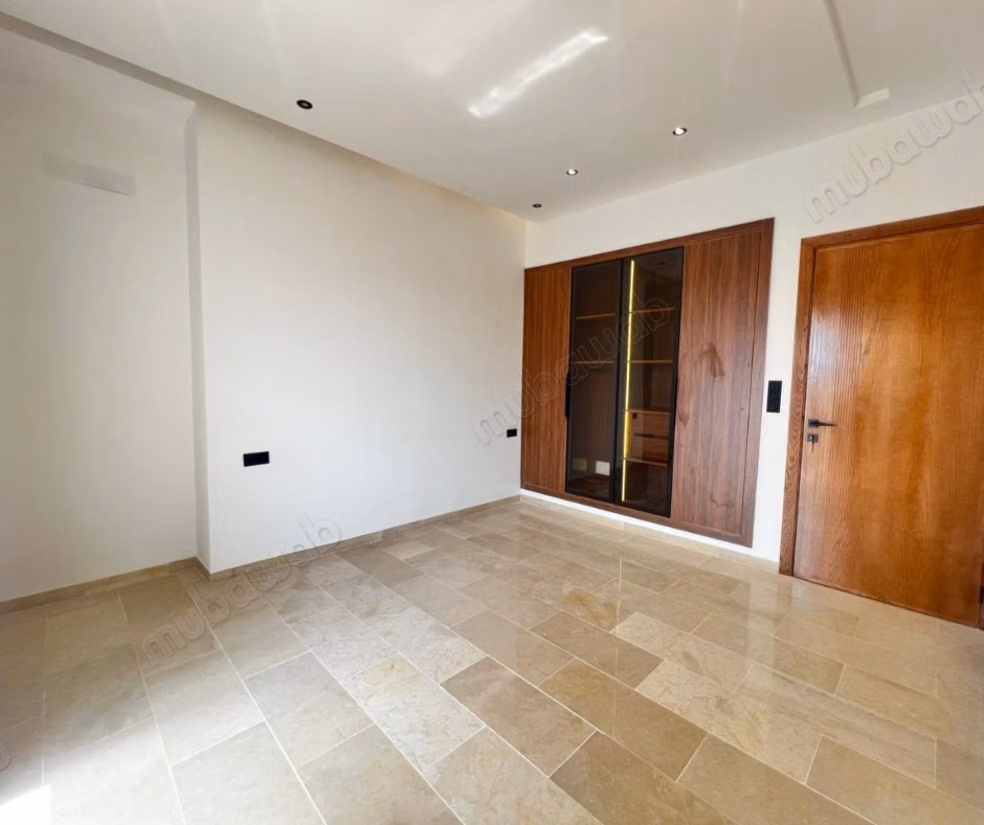 Villa nouvellement construite à vendre