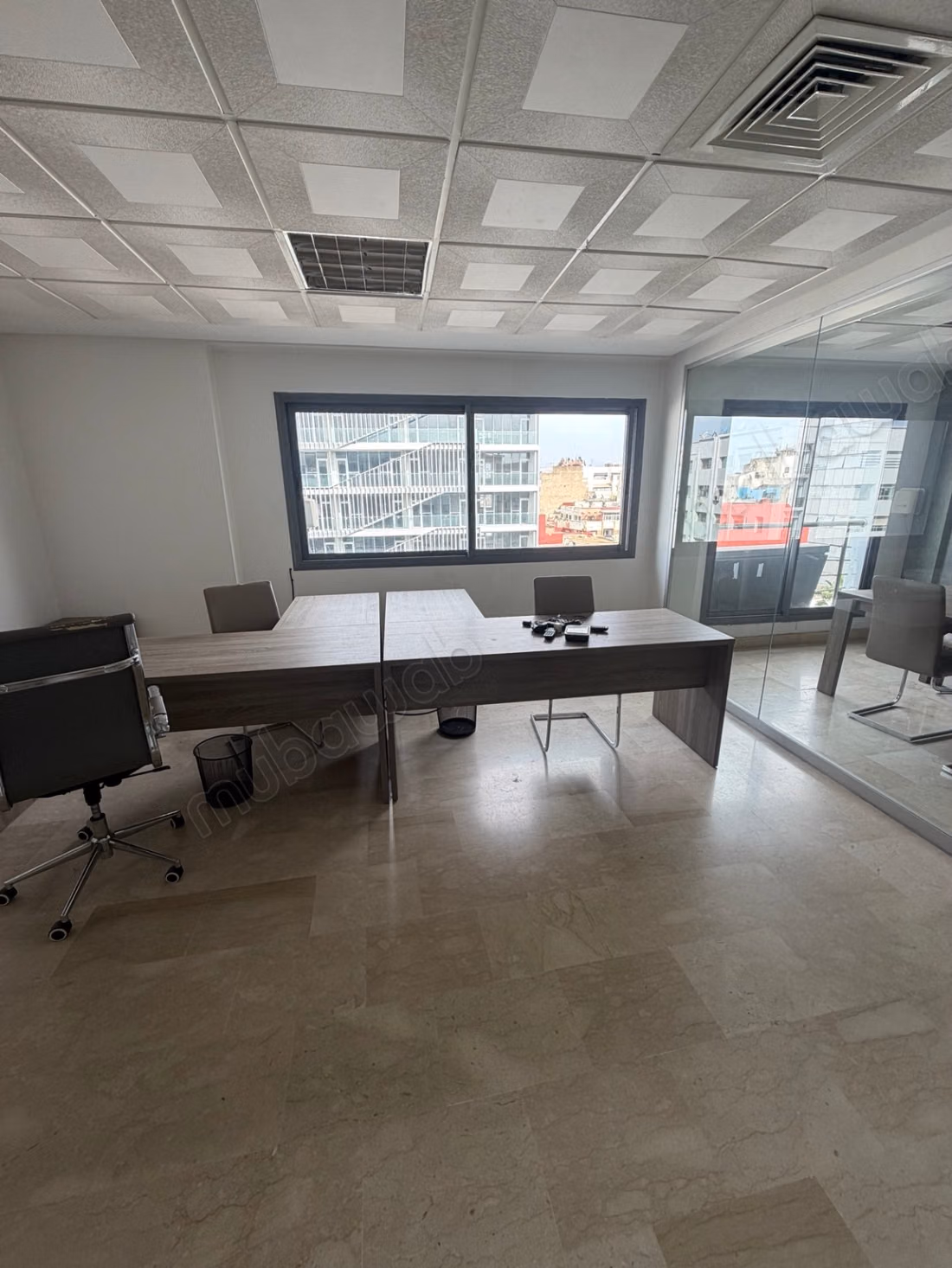 10 bureaux à louer 
Racine Zerktouni dès 7 500 DH