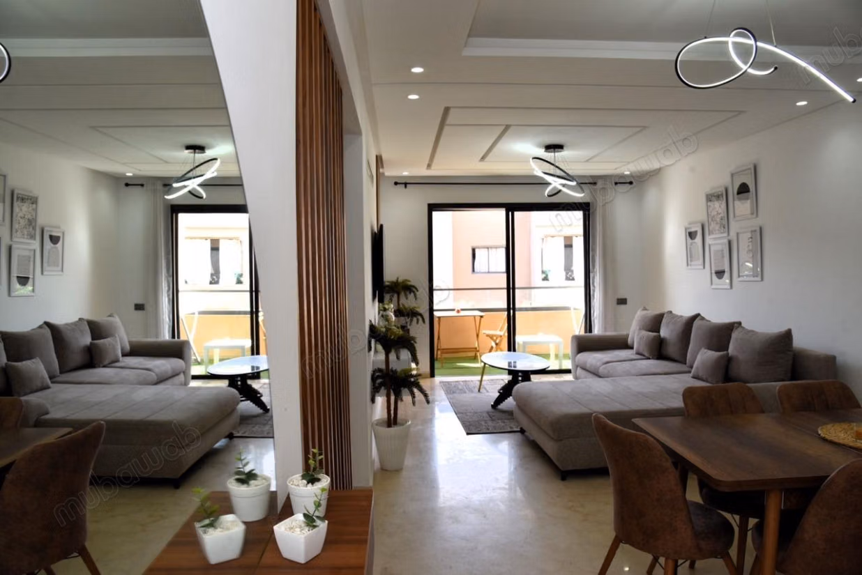 Apartamento en alquiler de 3 habitaciones. Amueblado, posible subarriendo