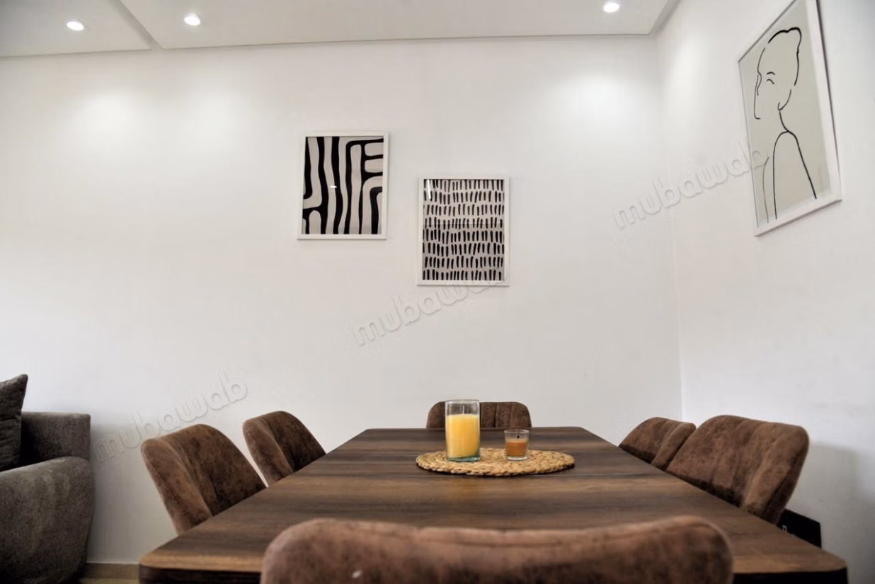 Apartamento en alquiler de 3 habitaciones. Amueblado, posible subarriendo