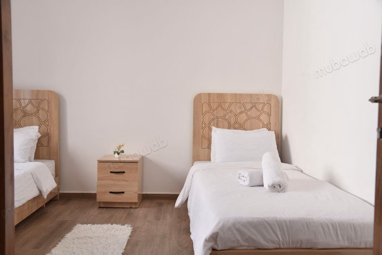 Apartamento en alquiler de 3 habitaciones. Amueblado, posible subarriendo