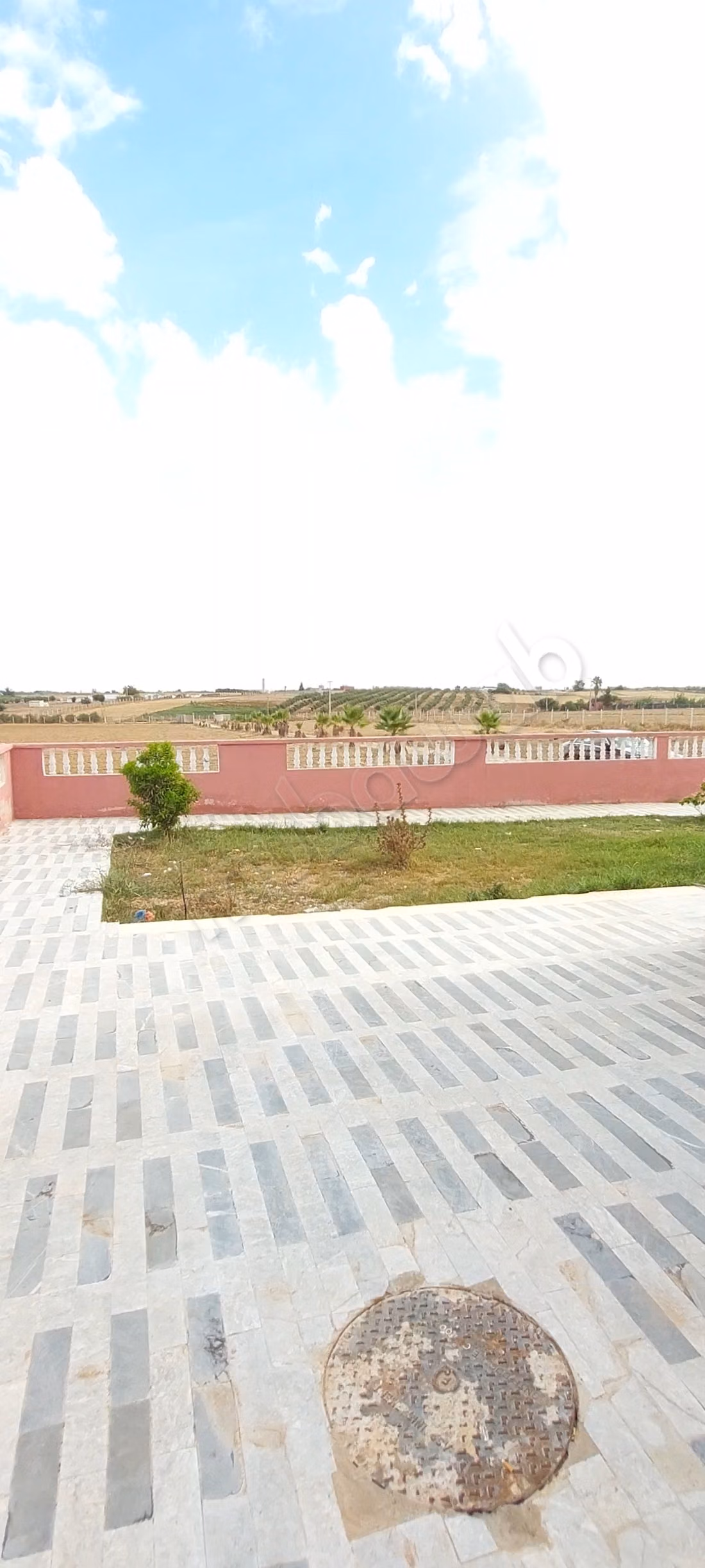 Ferme à la vente à Tifelt. Surface totale 40000 m². Sécurisé 24/24