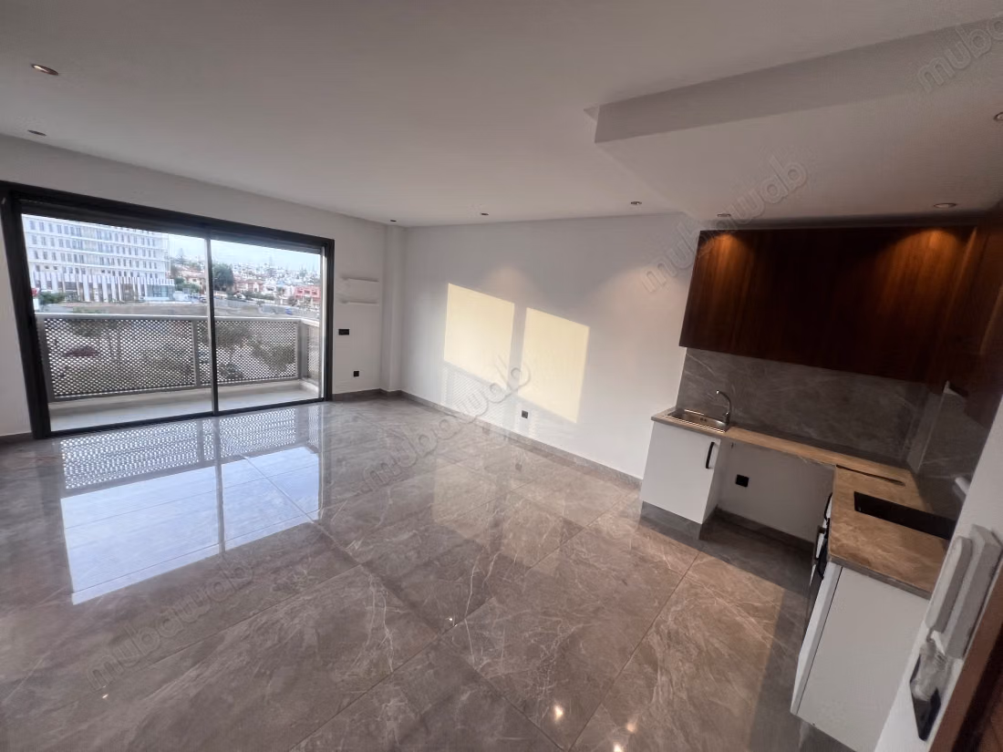 Location d'un appartement à Casablanca Finance City. 
1 chambre. 
Concierge et climatisation