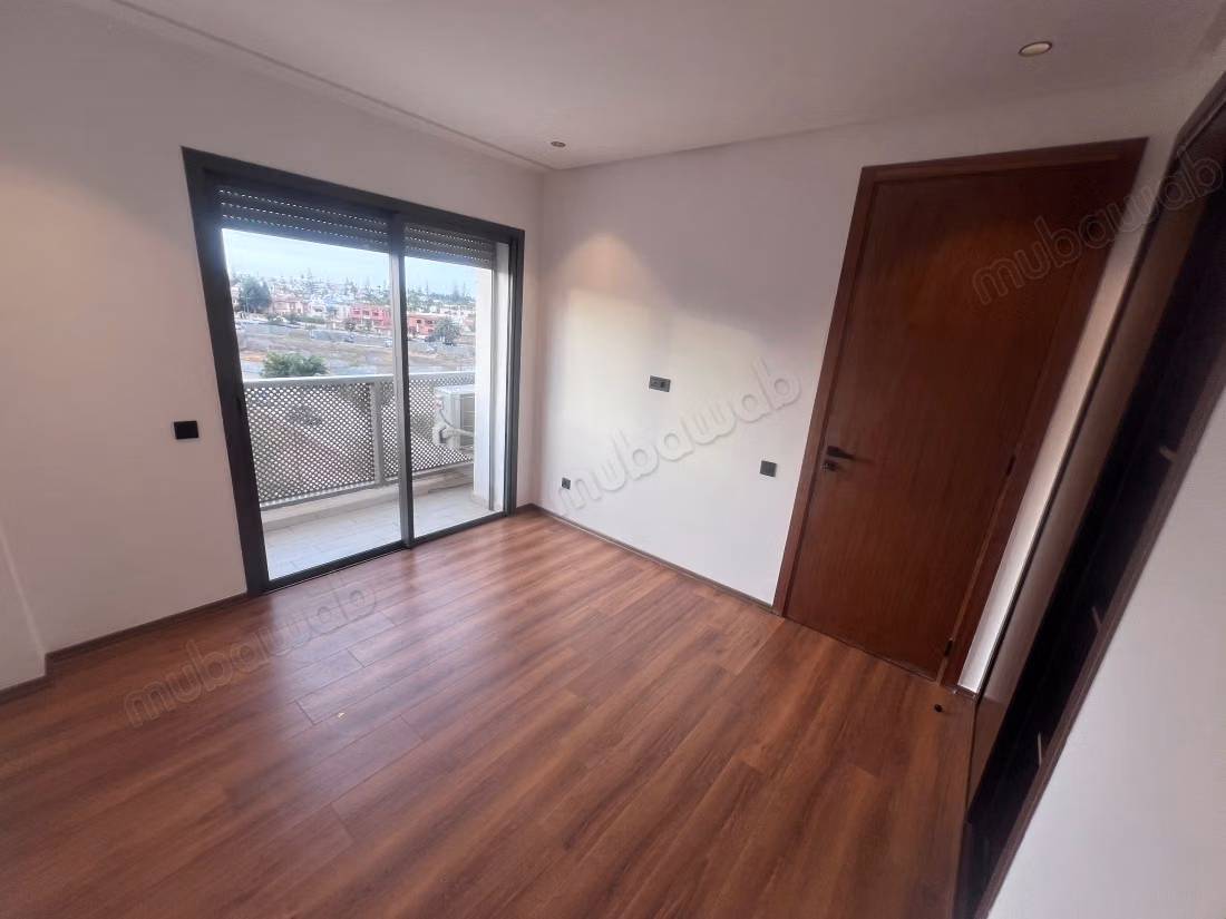 Location d'un appartement à Casablanca Finance City. 
1 chambre. 
Concierge et climatisation