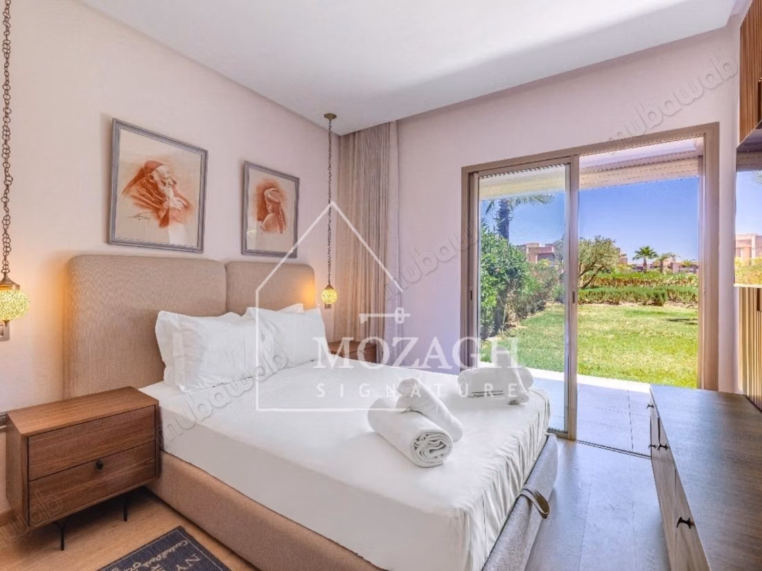 Magnificent garden-level apartment on Prestigia Golf