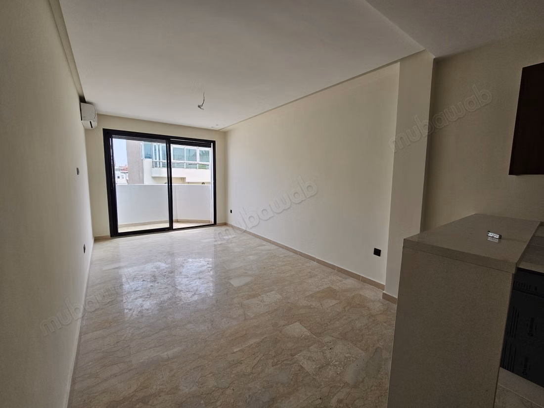 Studio vide à louer à Bourgonne