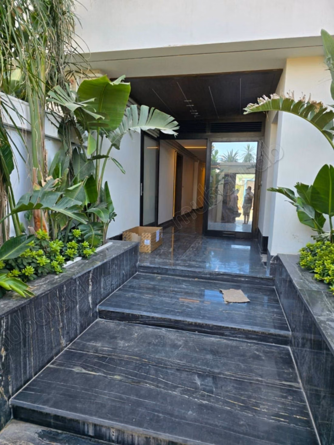 Appartement à louer à El Aouina. 1 belle chambre. Système de climatisation