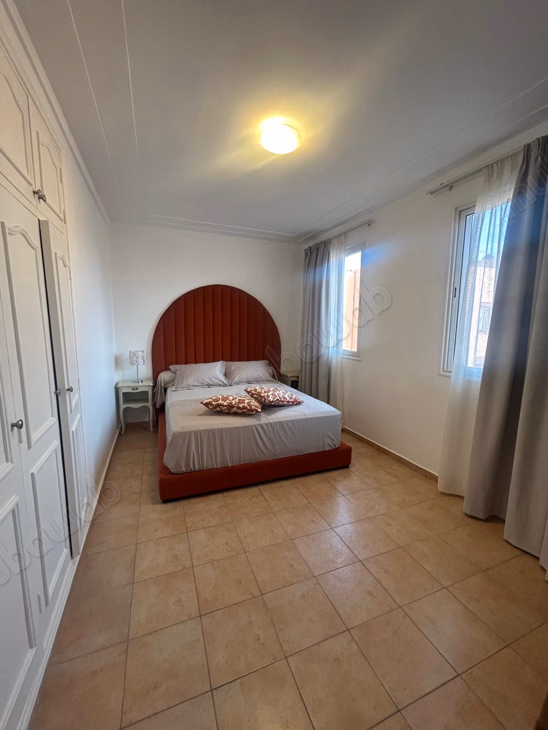 Vente d'un bel appartement à Guéliz. 
3 pièces confortables. 
Avec ascenseur et terrasse