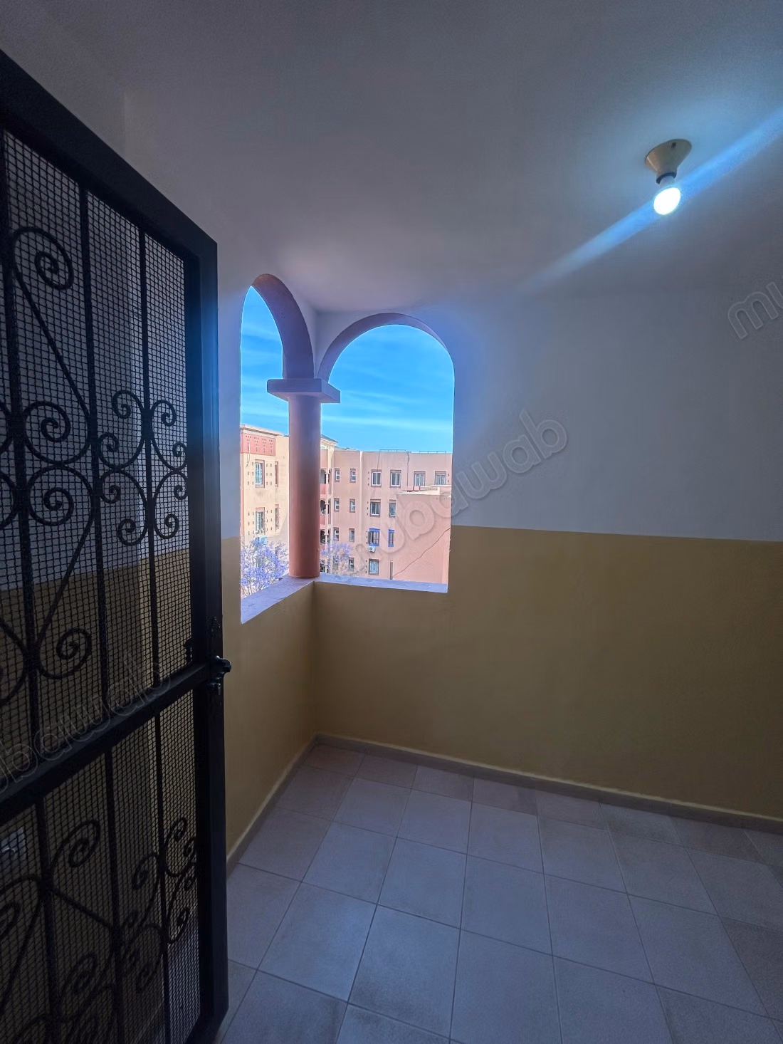 Vente d'un bel appartement à Guéliz. 
3 pièces confortables. 
Avec ascenseur et terrasse