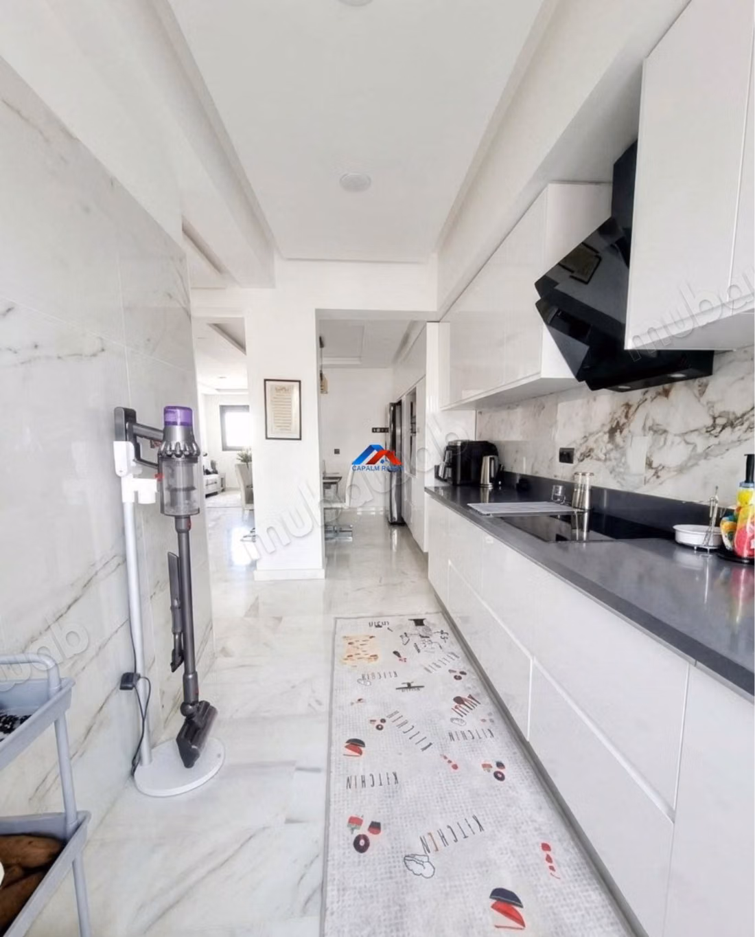 Beautiful apartment for sale in Aviation Mabella. 4 rooms. With garage and elevator