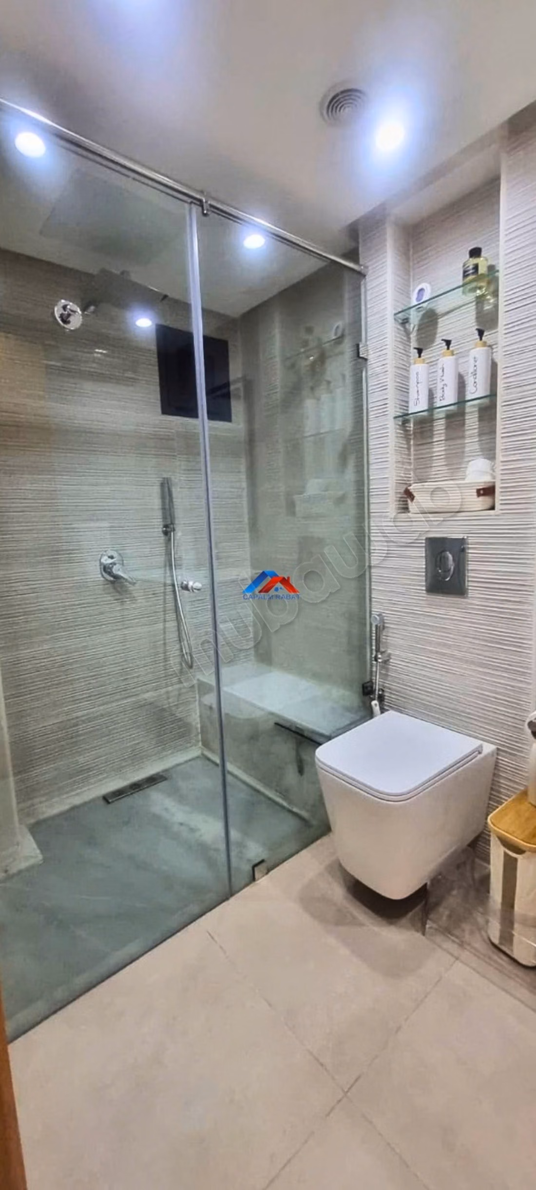 Beautiful apartment for sale in Aviation Mabella. 4 rooms. With garage and elevator