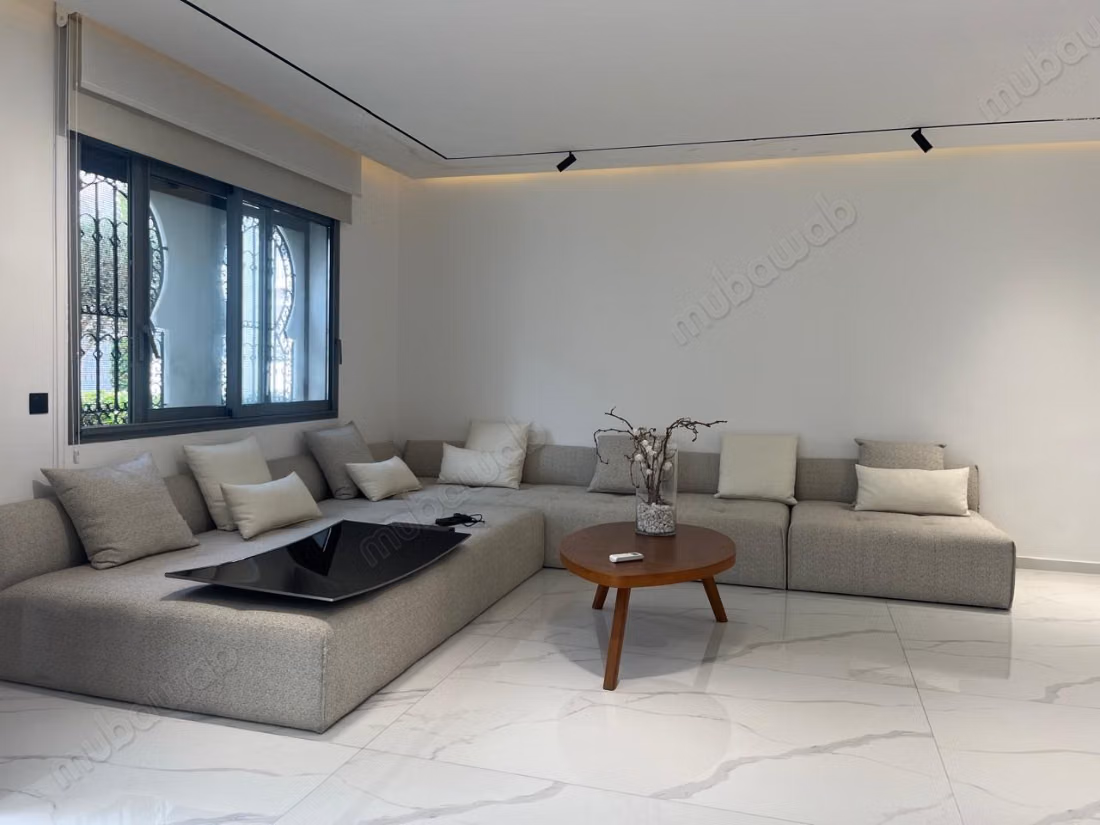 Superbe villa à louer à Du Golf. 4 pièces. Bien meublé
