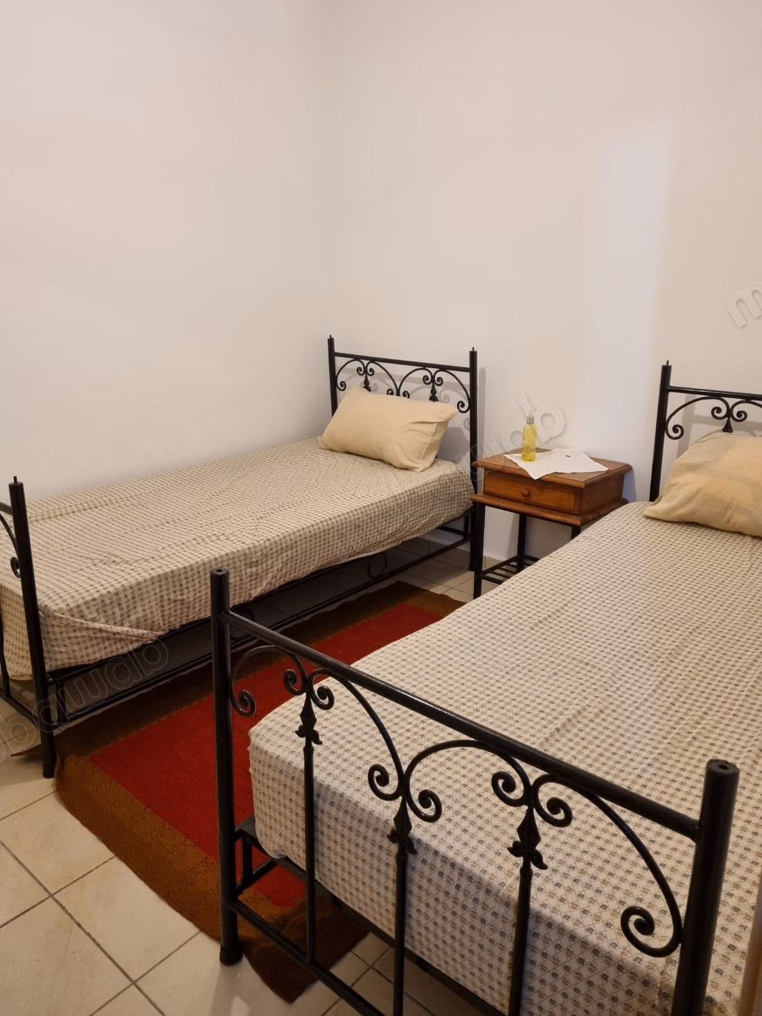 Louez cet appartement à Fnideq. 
3 pièces confortables. 
Bien meublé