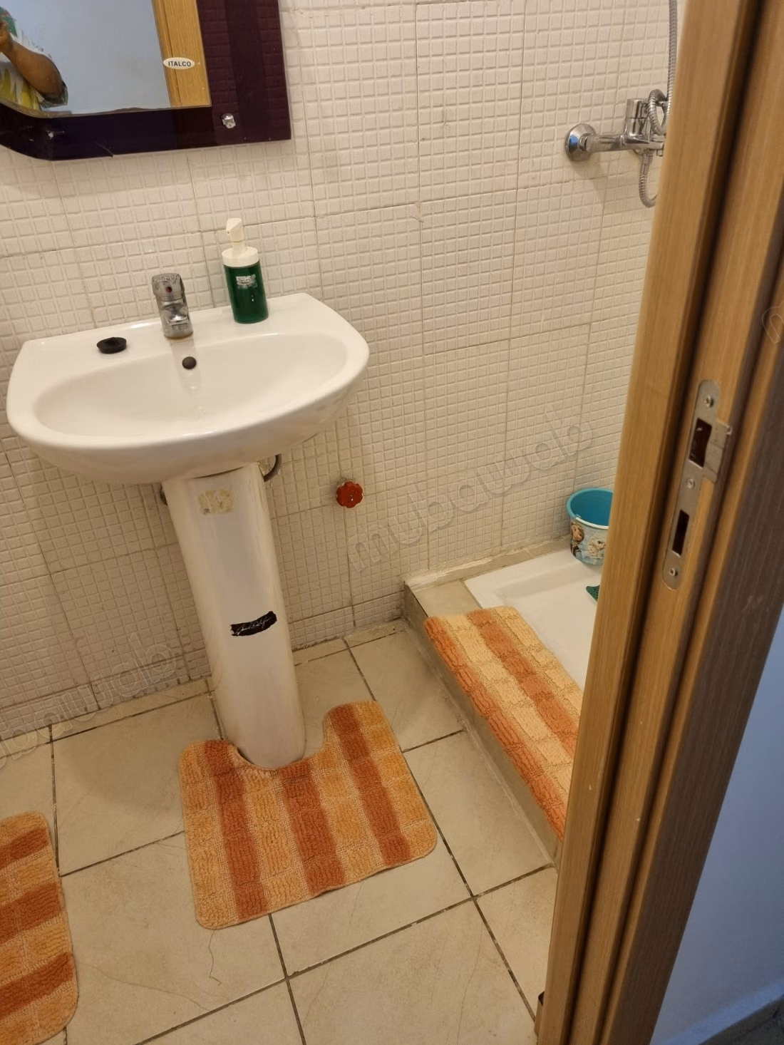 Louez cet appartement à Fnideq. 
3 pièces confortables. 
Bien meublé