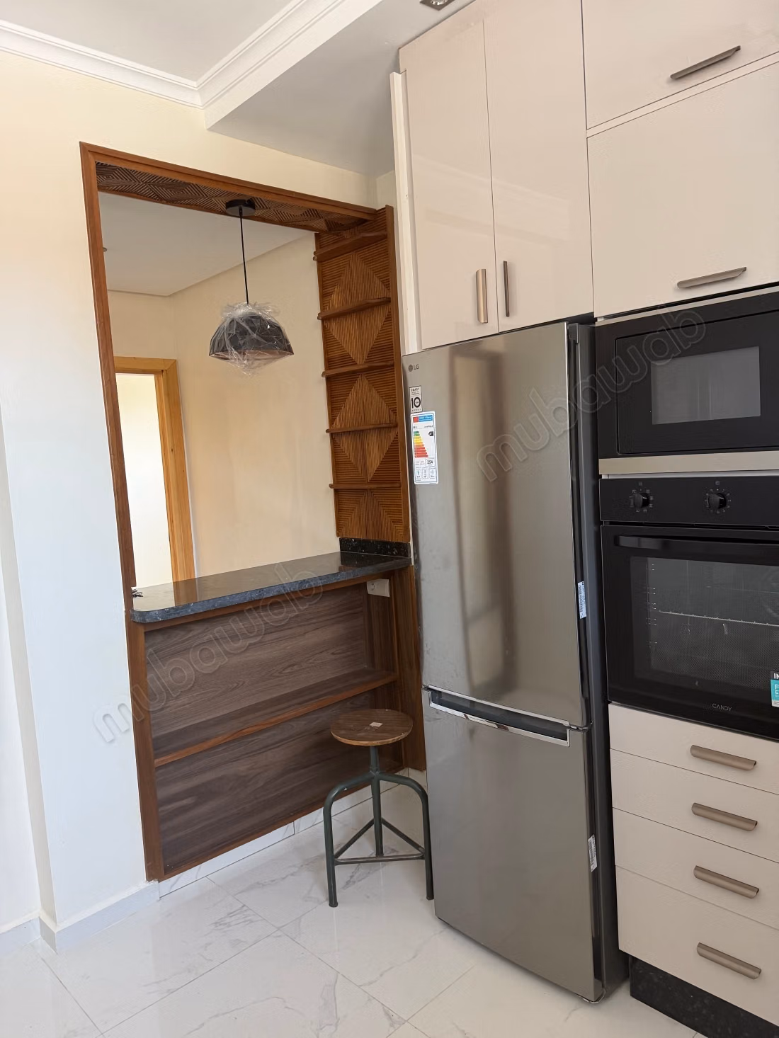 Appartement à louer à Hay Al Haouz. 3 belles chambres. Four encastré