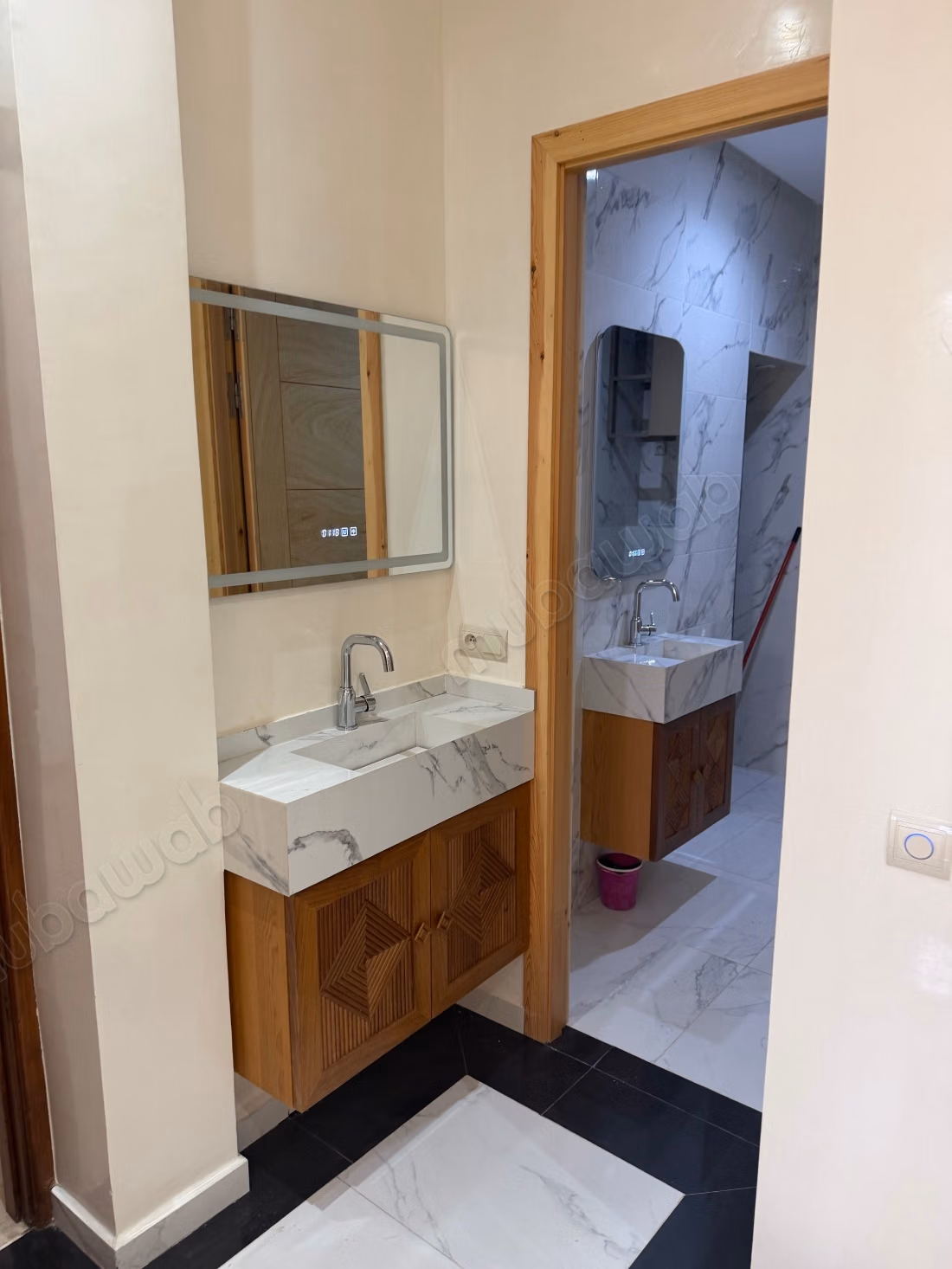 Appartement à louer à Hay Al Haouz. 3 belles chambres. Four encastré