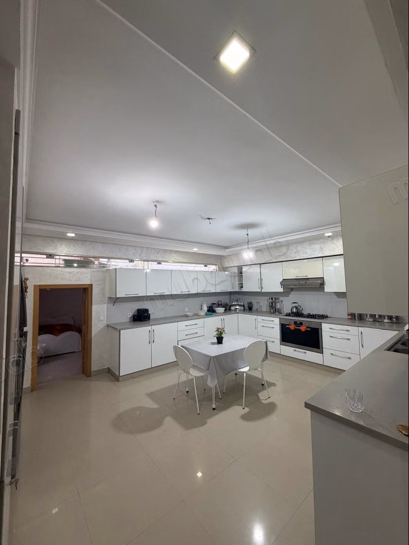 Stunning villa for sale in Laymoune. 5 beautiful bedrooms. Beautiful terrace and garden