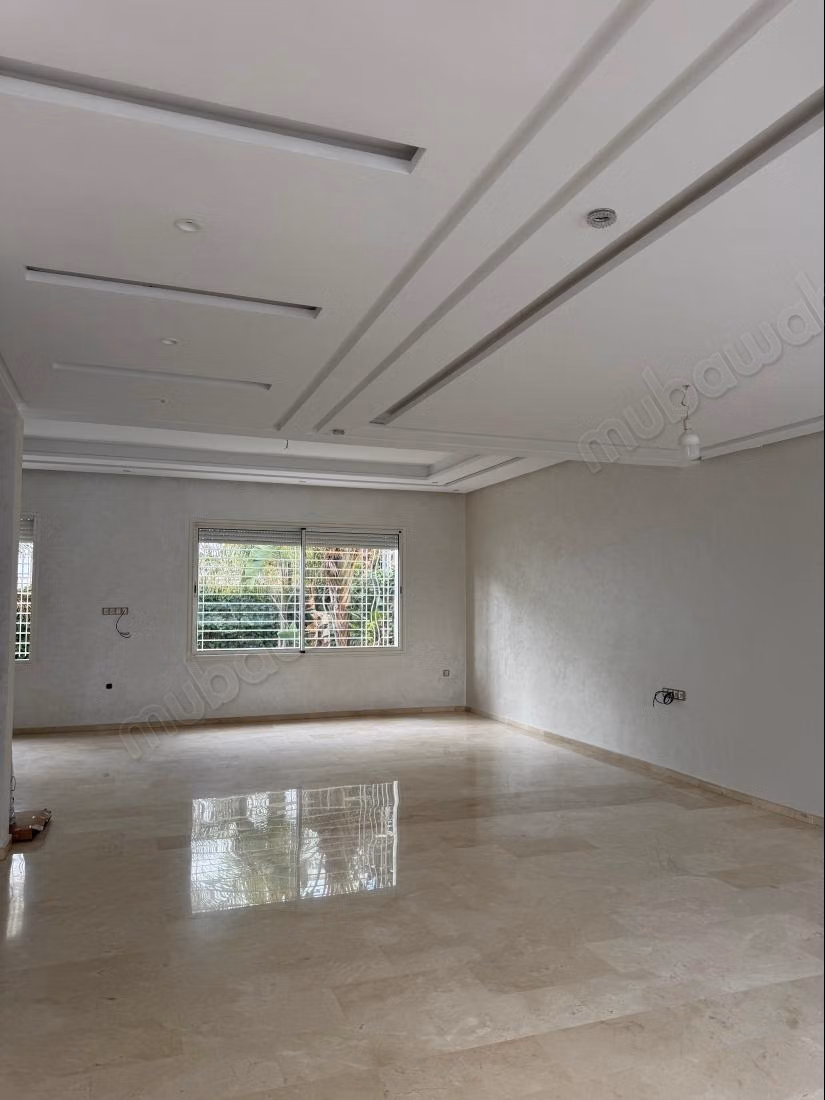 Stunning villa for sale in Laymoune. 5 beautiful bedrooms. Beautiful terrace and garden